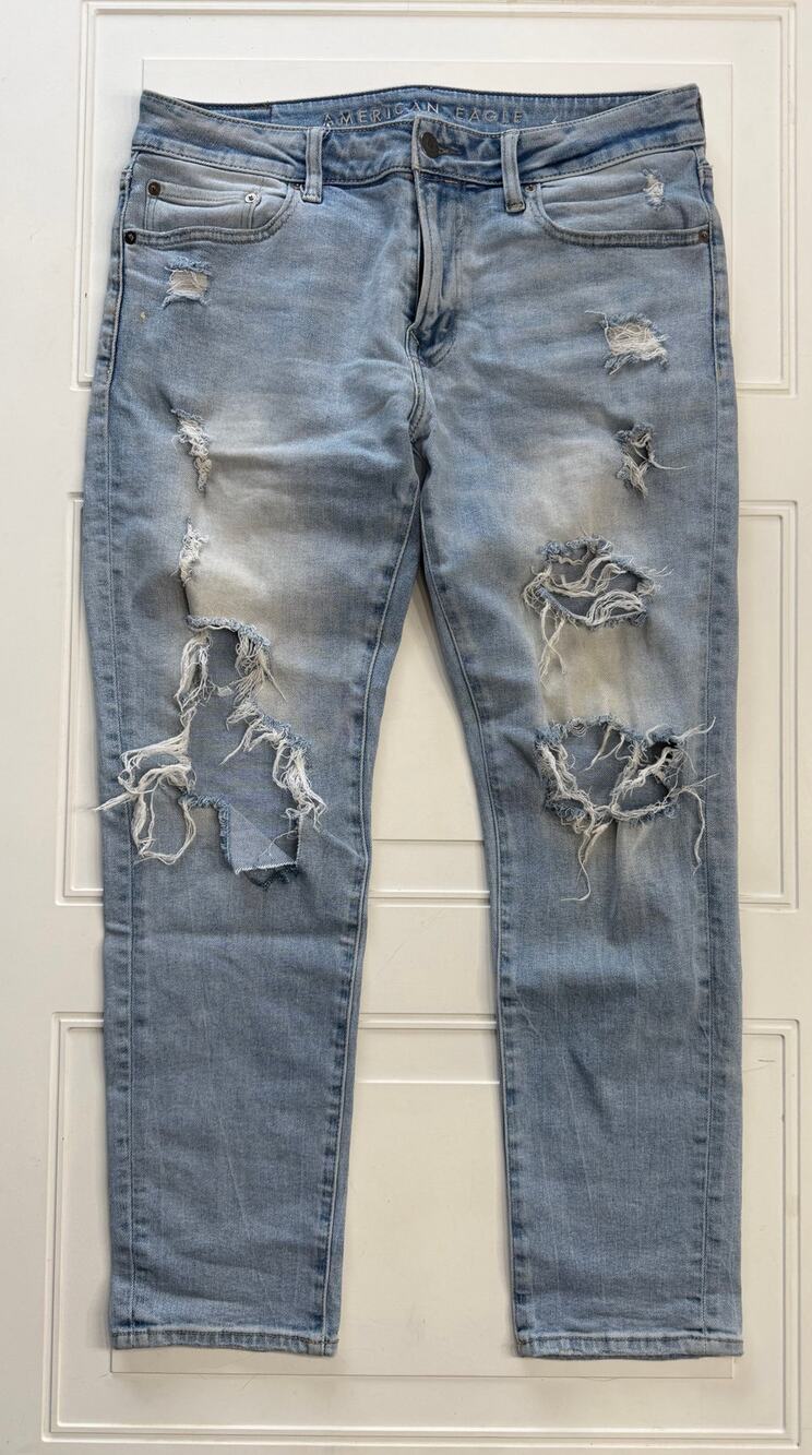 American Eagle Mens Sz 33x30 Light Wash Distressed Loose Fit Skinny Jeans